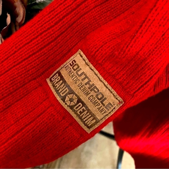 SOUTH Pole men’s Red turtle neck sweater size L. - Picture 3 of 5